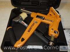 Bostich MFN-201 Manual Flooring Nailer In Case, Owner Stated "Use
