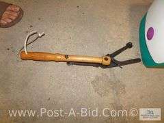 2x Cabelas Chair, Portable Blind, Clay Pigeon Thrower, Coleman Po
