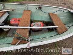 2000 Crestliner Fishing Boat With Mercury 25 HP Motor And 1970 Li