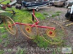 Tonutti P3/94 Hay Rake, 3 Wheel Turner/Flipper.