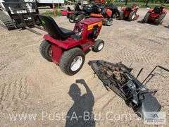 1980's Murray Twin 18 Lawn Tractor With 42" Deck (Deck Not Attach