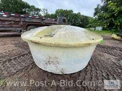 QLF Liquid Molasses Lick Tank.