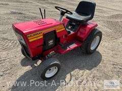 1980's Murray Twin 18 Lawn Tractor With 42" Deck (Deck Not Attach