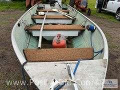 2000 Crestliner Fishing Boat With Mercury 25 HP Motor And 1970 Li