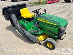 John Deere LX279 Hydrostatic Riding Lawn Mower With Twin Bag Bagg