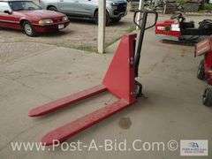 U Line H-544` Heavy Duty Hydraulic Pallet Jack.