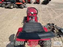1980's Murray Twin 18 Lawn Tractor With 42" Deck (Deck Not Attach