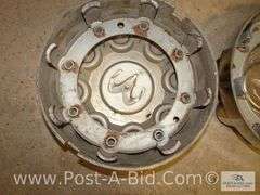 4x Dodge 2500 17x8 Rims With Caps.