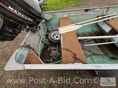 2000 Crestliner Fishing Boat With Mercury 25 HP Motor And 1970 Li
