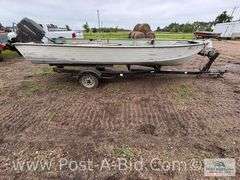 2000 Crestliner Fishing Boat With Mercury 25 HP Motor And 1970 Li