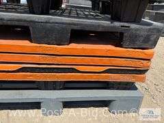 7-Plastic Pallets.