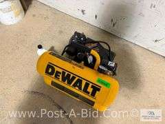 DeWalt 2 Tank 4 Gallon Air Compressor With Oil.