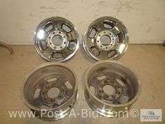 4x Dodge 2500 17x8 Rims With Caps.
