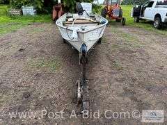 2000 Crestliner Fishing Boat With Mercury 25 HP Motor And 1970 Li