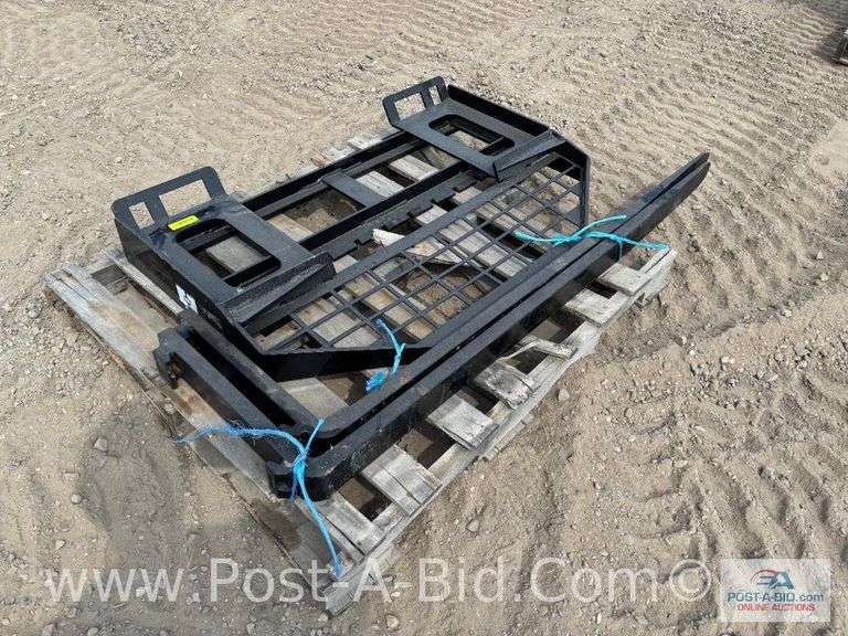 4000 lb. Pallet Forks 59" Forks.