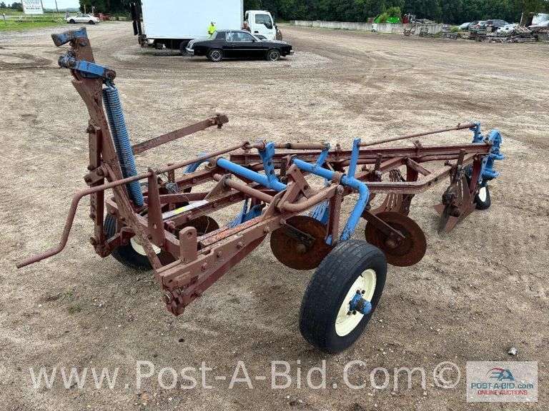 Farmall 4 Bottom Slat Bottom Plow.