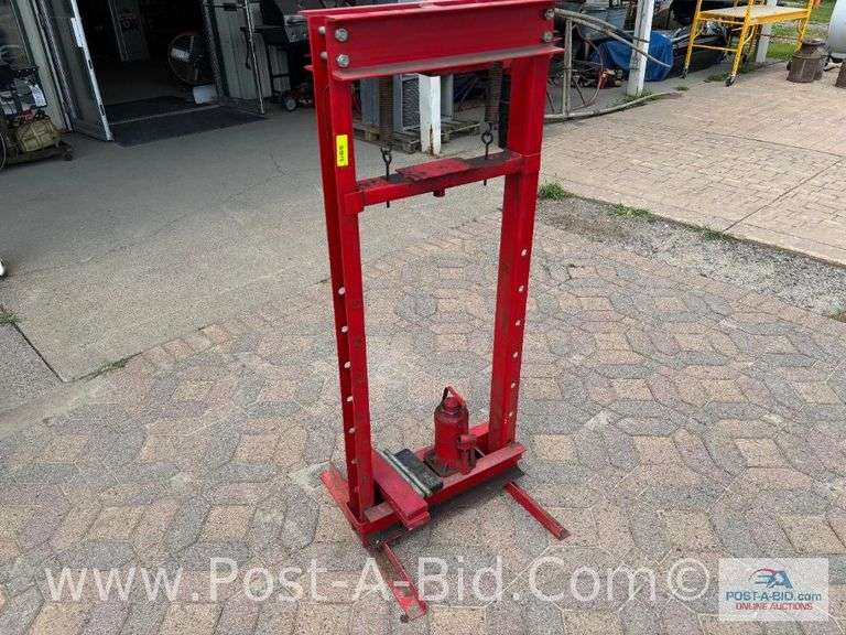 Hydraulic Press, 20 Ton.
