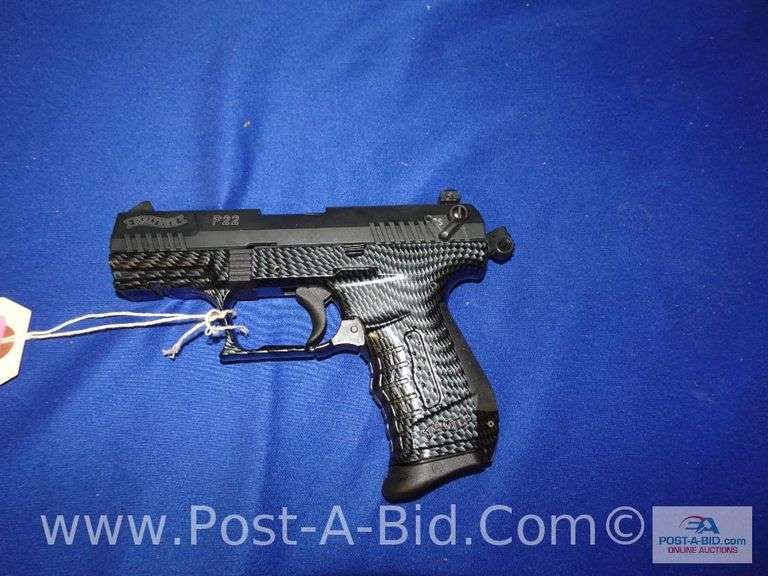 Walther P22 Pistol With 12 Magazines .22 LR, Serial Number #L209388. This I