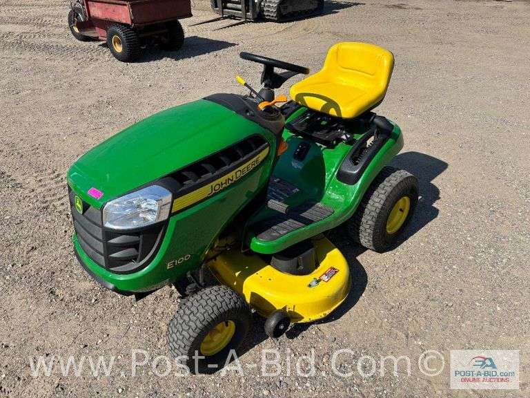 2020 John Deere E100 Hydrostatic Riding Lawn Mower, With 42" Deck, 17.5 HP