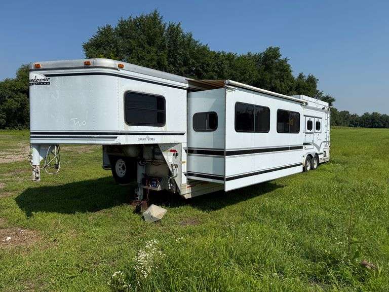 1997 Sundowner 42' Tandem Axle 4 Horse Horse Trailer With Living Quarters,