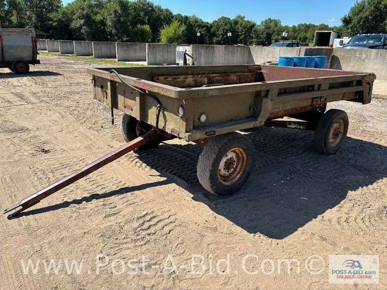 Calhoun Running Gear With Hoist Bed Hydraulic, 10' x 6' Box, Owner Stated,