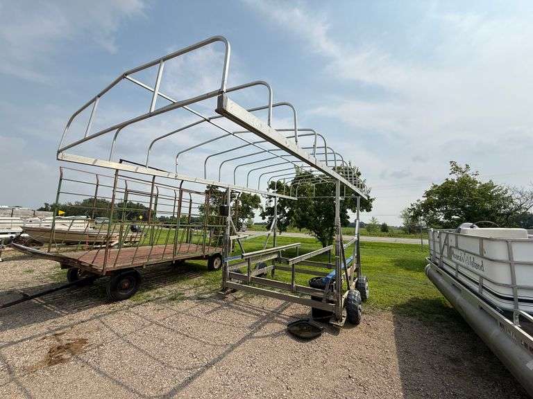 FLOE 3000 lb. Boat life With Extra Side Bracing Used For Steps, Lift Has 4