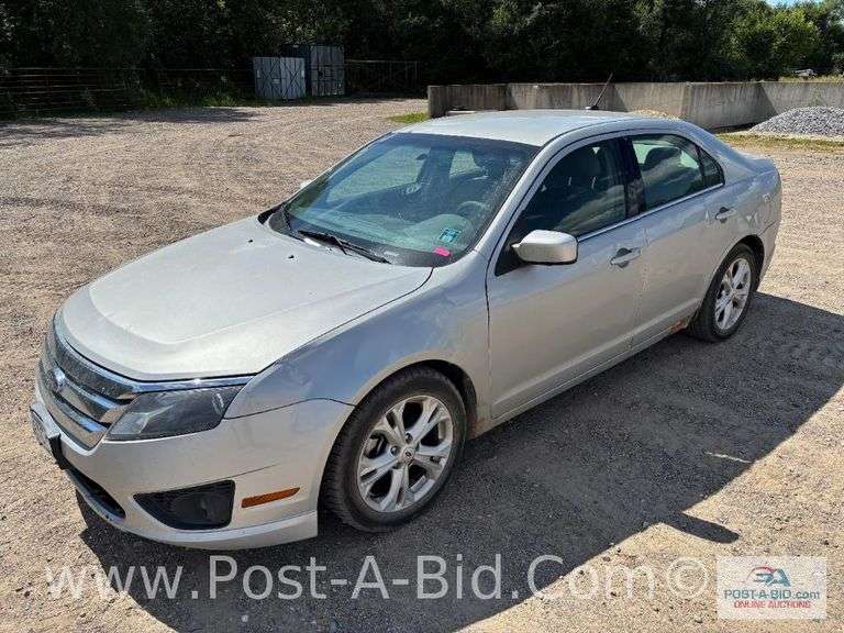 2010 Ford Fusion, With 211,319 Miles, PRIOR SALVAGE TITLE,V4 Motor, PW, PL, PM, PS, AM/FM Radio