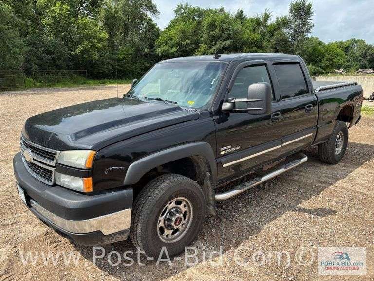 2006 Chevy Silverado 4x4 Extended Cab Truck With 212,231 Miles, 6.6 Liter T