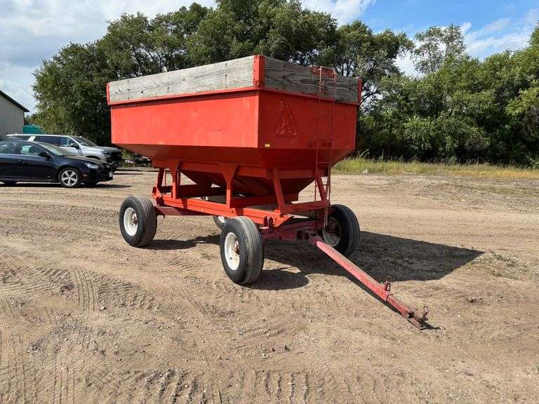 Gravity Box On Camco 8 Ton Running Gear.