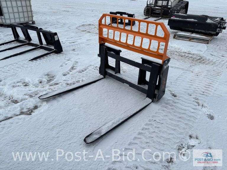 New 42" Pallet Forks With Quick Tach Plate, Owner Stated "4,000lb Rating".