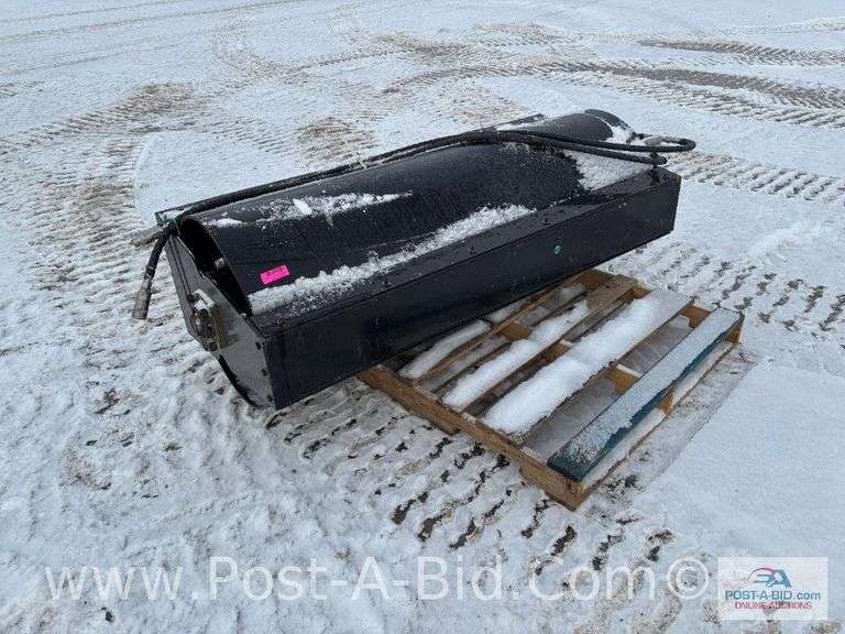 New 59" Vibrating Roller With Quick Tach Plate.