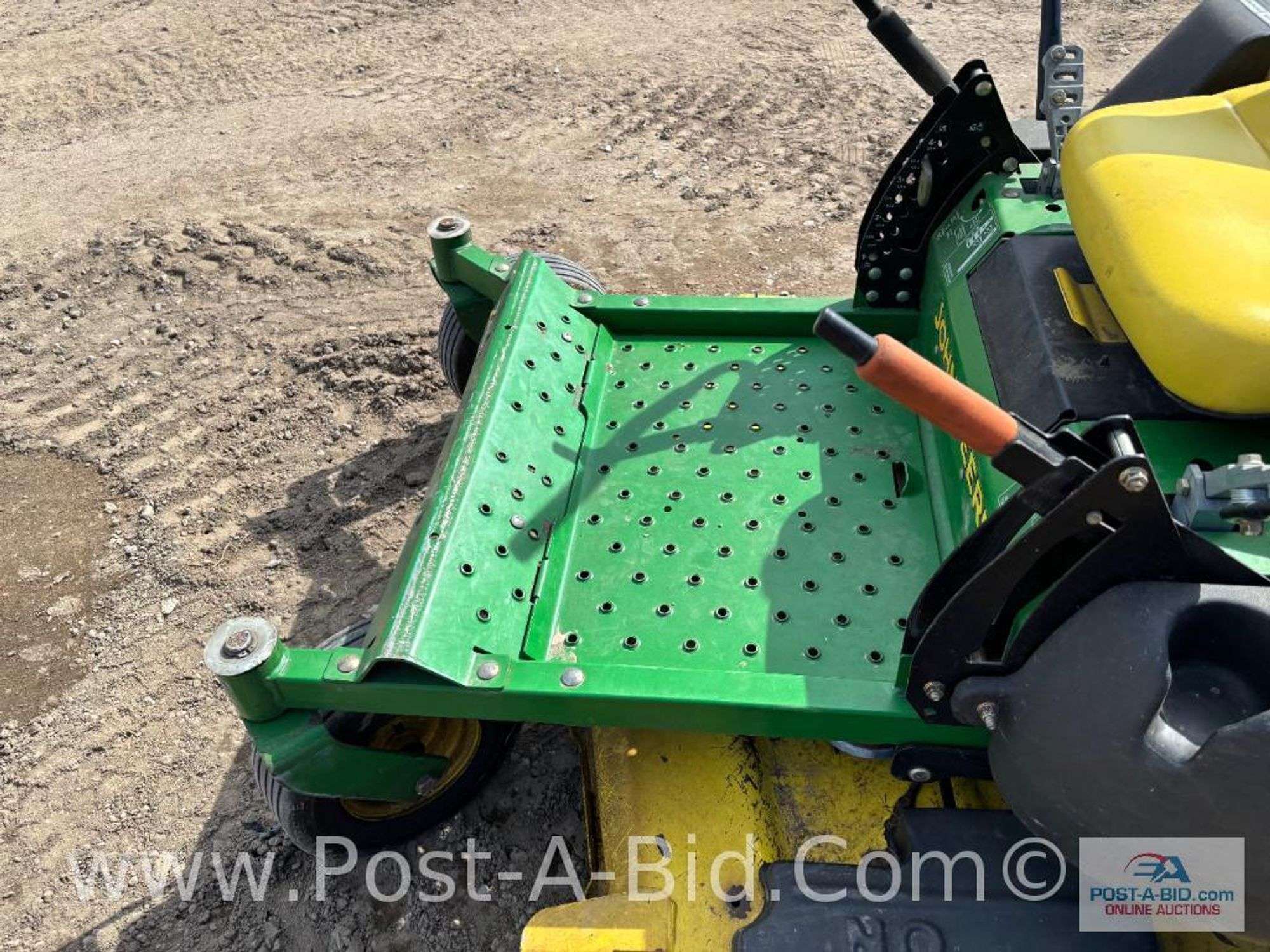 John Deere Z445 Zero Turn Riding Lawn Mower, With 54