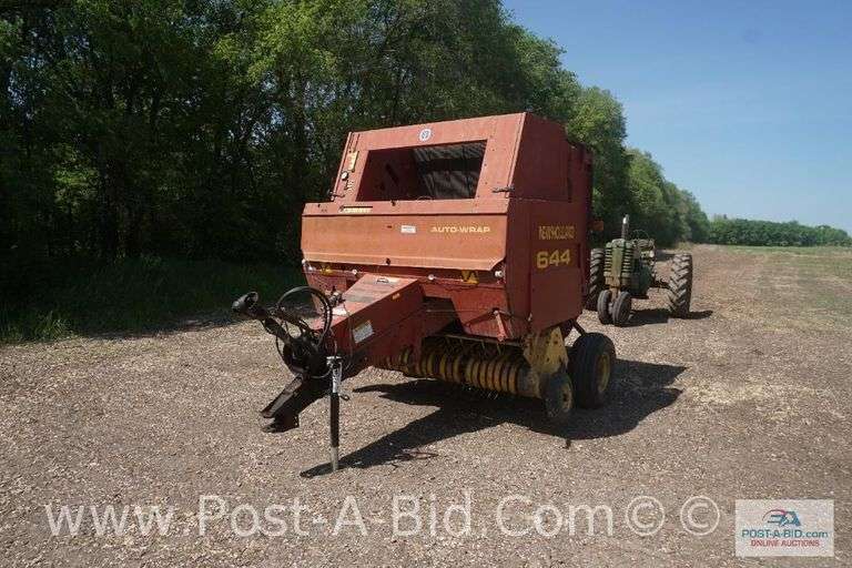 New Holland 644 4x5 Twine Tie Round Bailer With Bale Kicker, Wide Pick U