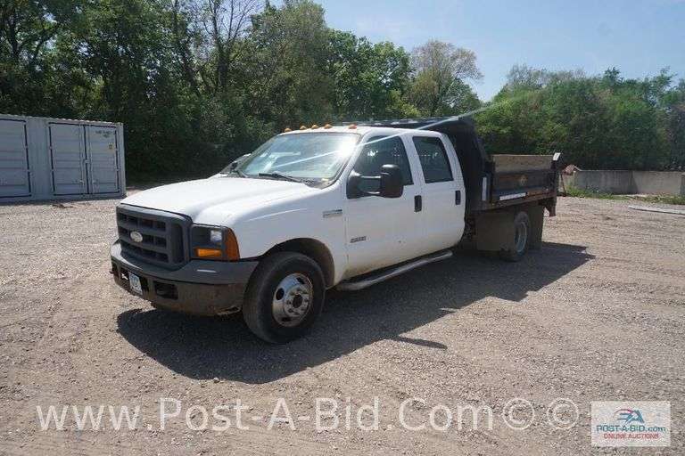 2005 Ford F350 4 x 2 Dually Diesel Truck, With 215, 384 MIles, 6.0 L Diesel