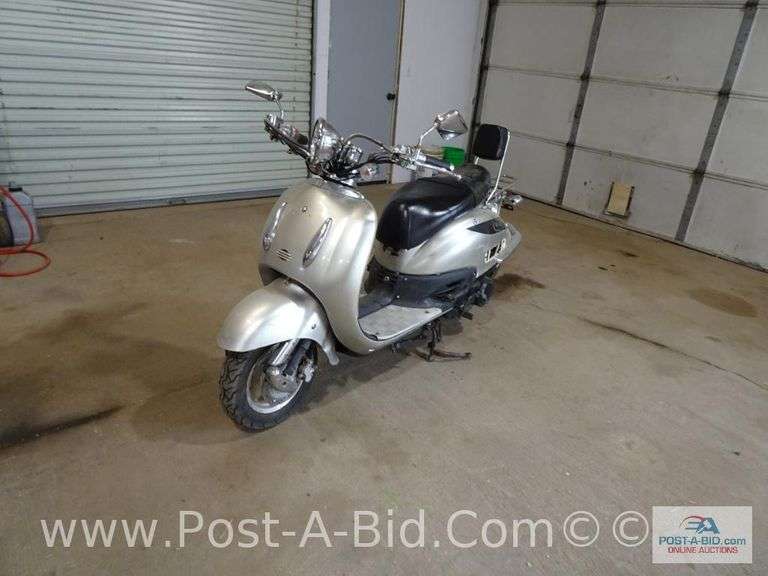 2008 Zhejiang Summit Huawin 50 LE Scooter. These Vehicles Were Designed Fo