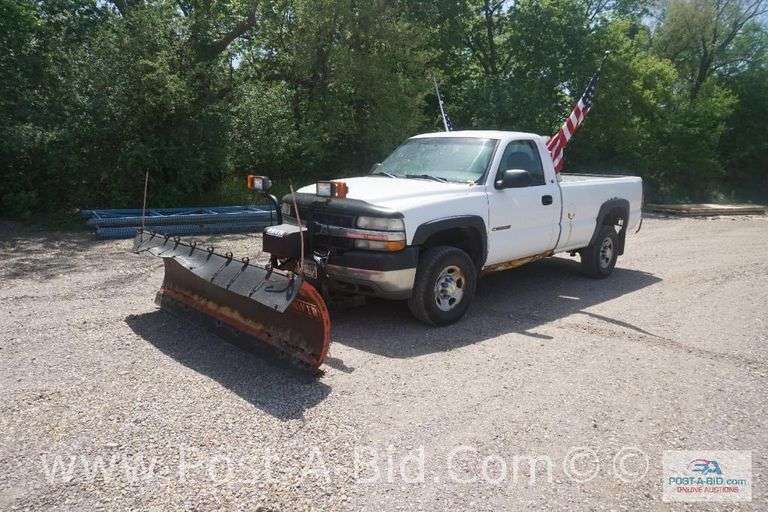 2001 Chevy 2500 Heavy Duty 4 x 4 Truck With Hiniker 8 1/2' Plow, 241, 617 M