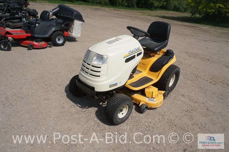 Cub Cadet LT 1045 Riding Lawn Mower With 46" Deck, Does Not Run And Does No