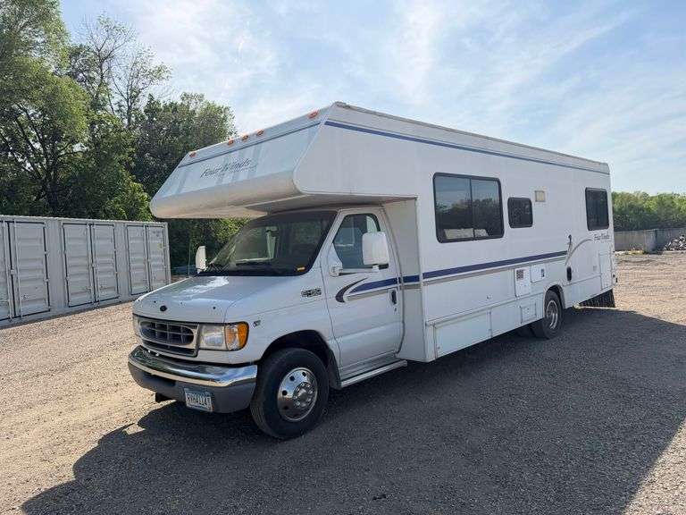 2001 Fourwinds Five Thousand 32' Motorhome On A Ford E450 Chasis With Trito