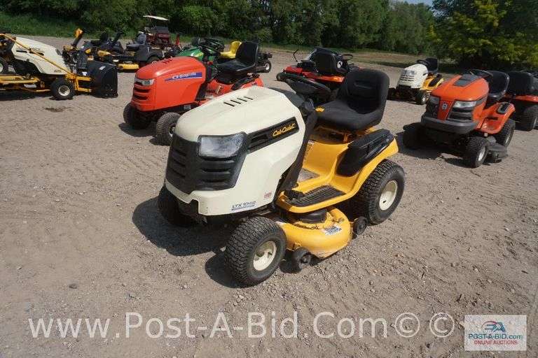 Cub Cadet 1042 Hydrostatic Riding Lawn Mower With 42" Deck, 20 HP Kohler Mo