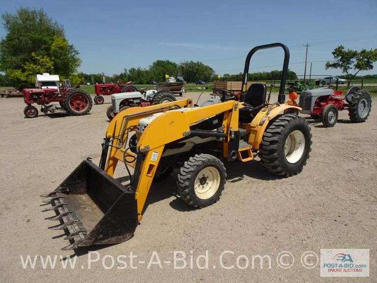 Cub Cadet 7532 Turbo Diesel 4 x 4 Utility Tractor, With All Hydraulic Loade