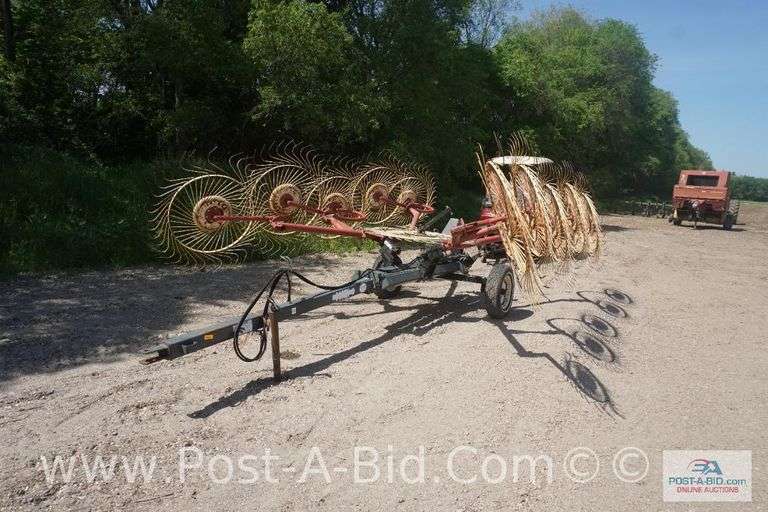 Ogden 10 Wheel Hay Rake, Owner Stated, "Works Well Just Missing A Few Tines