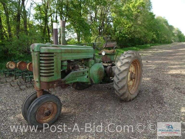 John Deere A Tractor Non Running, Owner Stated "Loose Engine, Rear Tires Ar