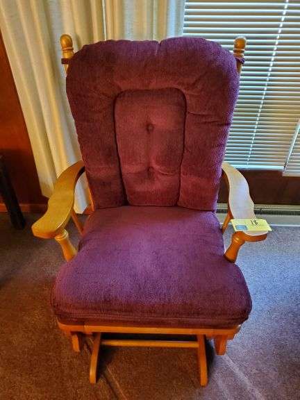 Wooden glider (lighter stain)