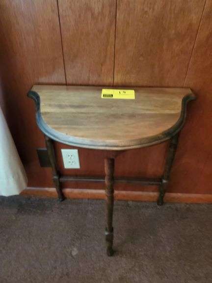 Small stretcher-base wall table