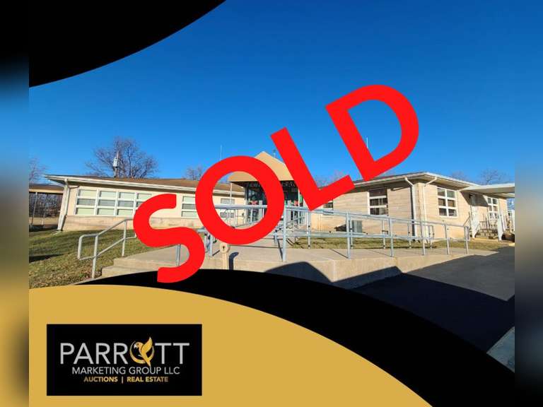 *SOLD* Ref 1528 11362 Country Club Road, Lawrenceville, IL 62439