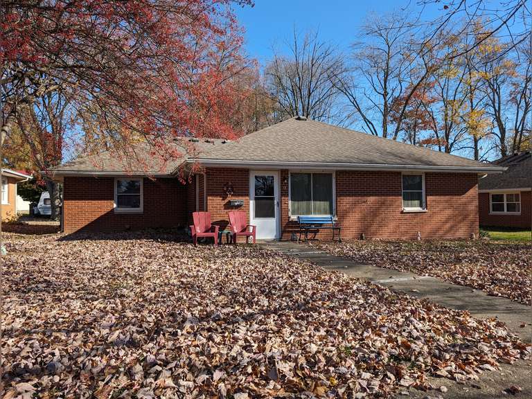 *SOLD* Ref 1584 1707 Ash Street, Lawrenceville, IL 62439 Parrott