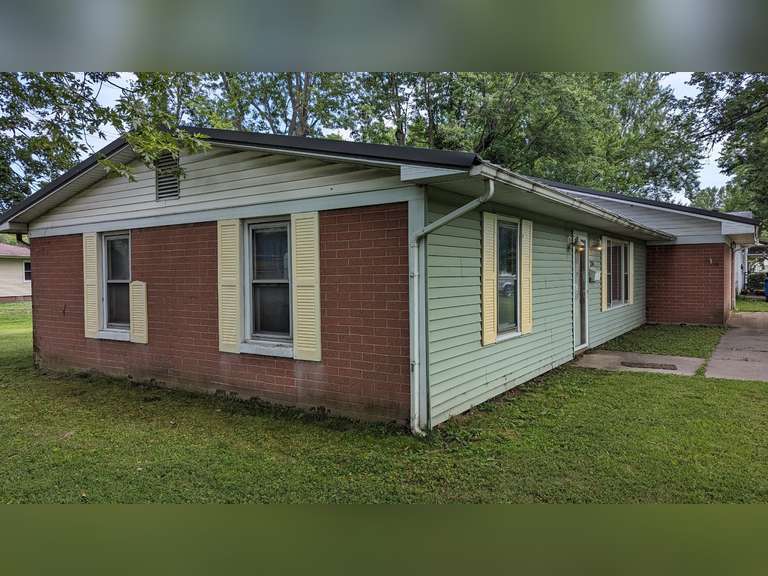 Lot 1: 1204 Tyler, Robinson, IL - 2 Bedroom, 1 Bath Brick Home with Attached Garage