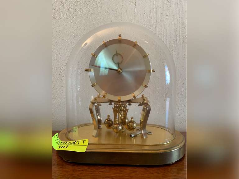 Kunde Anniversary Clock