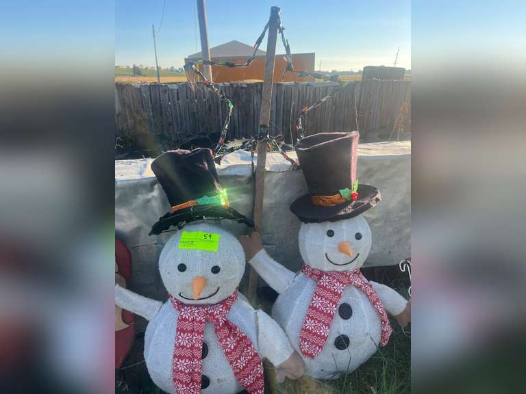 Fabric Snowmen yard decorations with lighted star on stick