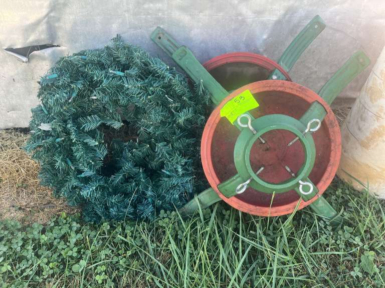 Christmas wreaths with tree bases